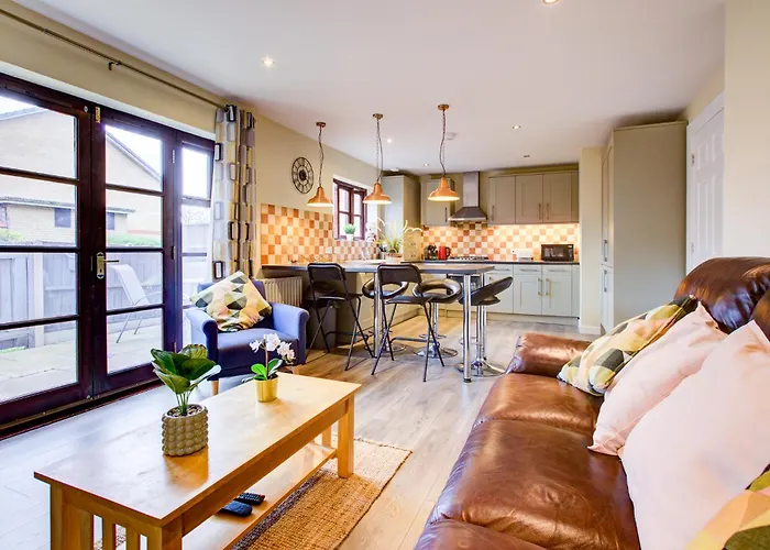 Spacious & Modern 2 Bed Sleeps 5 In Walthamstow