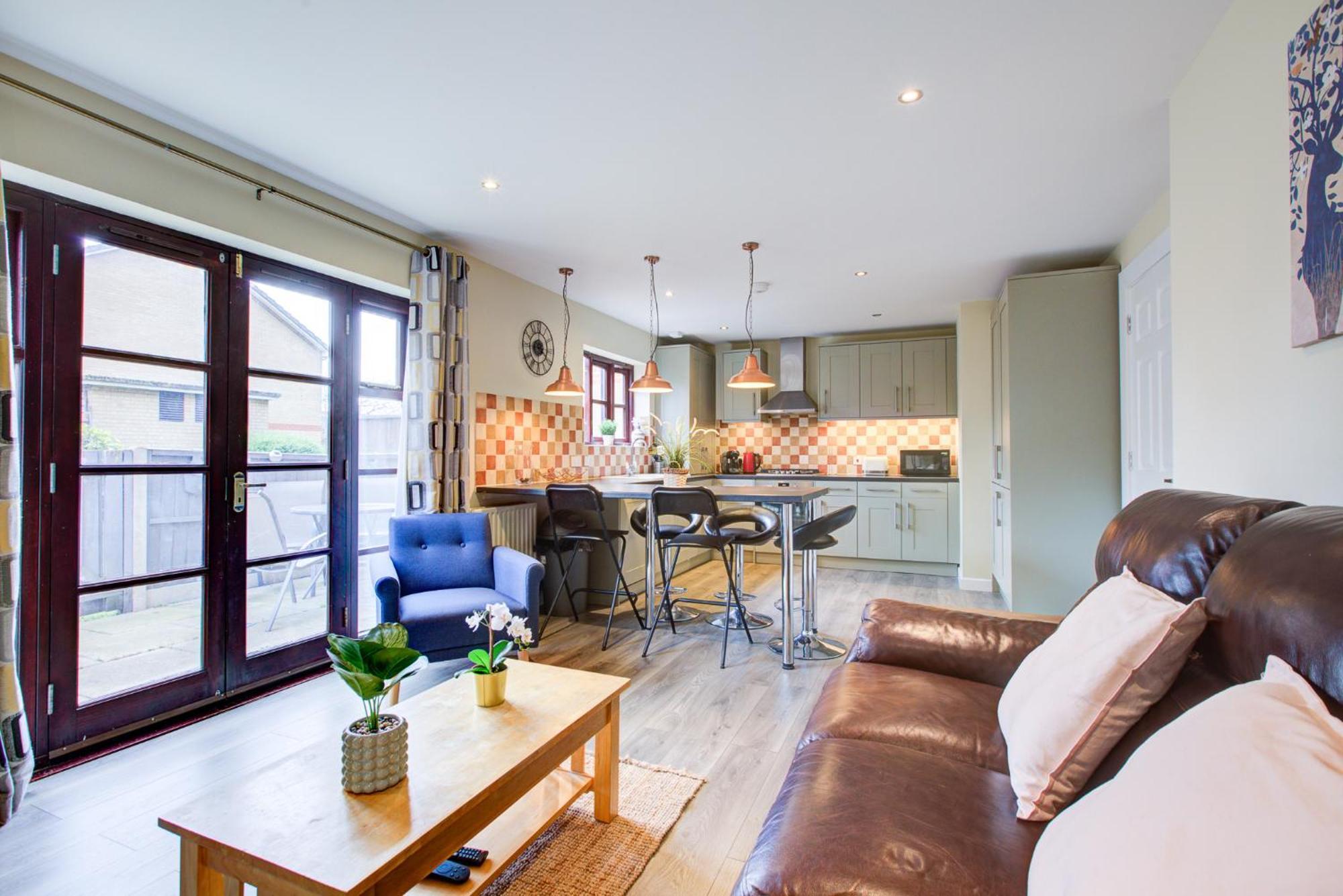 Spacious & Modern 2 Bed Sleeps 5 In Walthamstow Лондон
