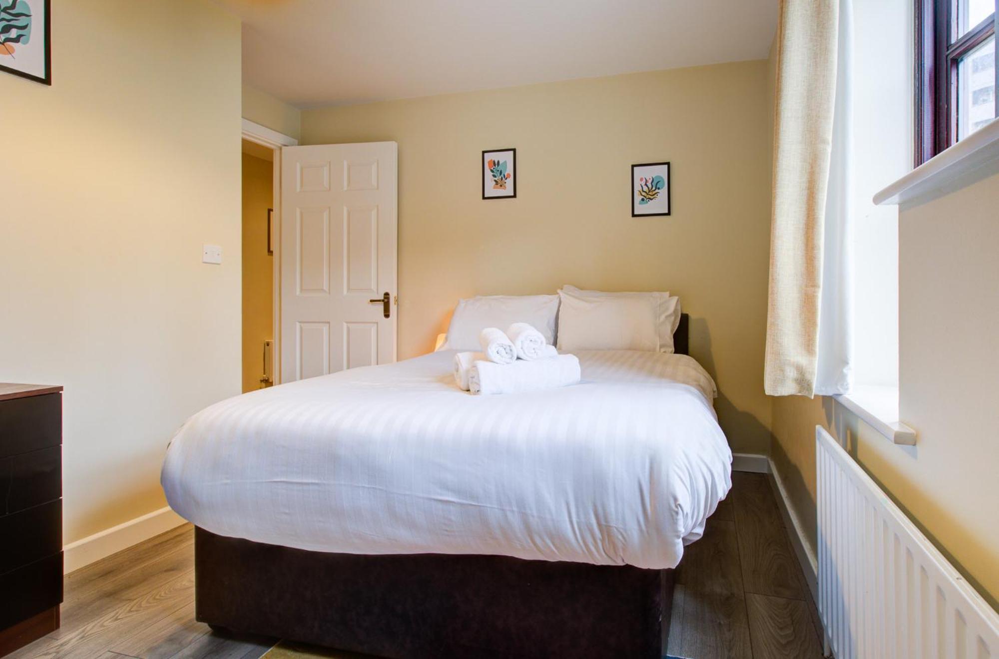 Spacious & Modern 2 Bed Sleeps 5 In Walthamstow Лондон