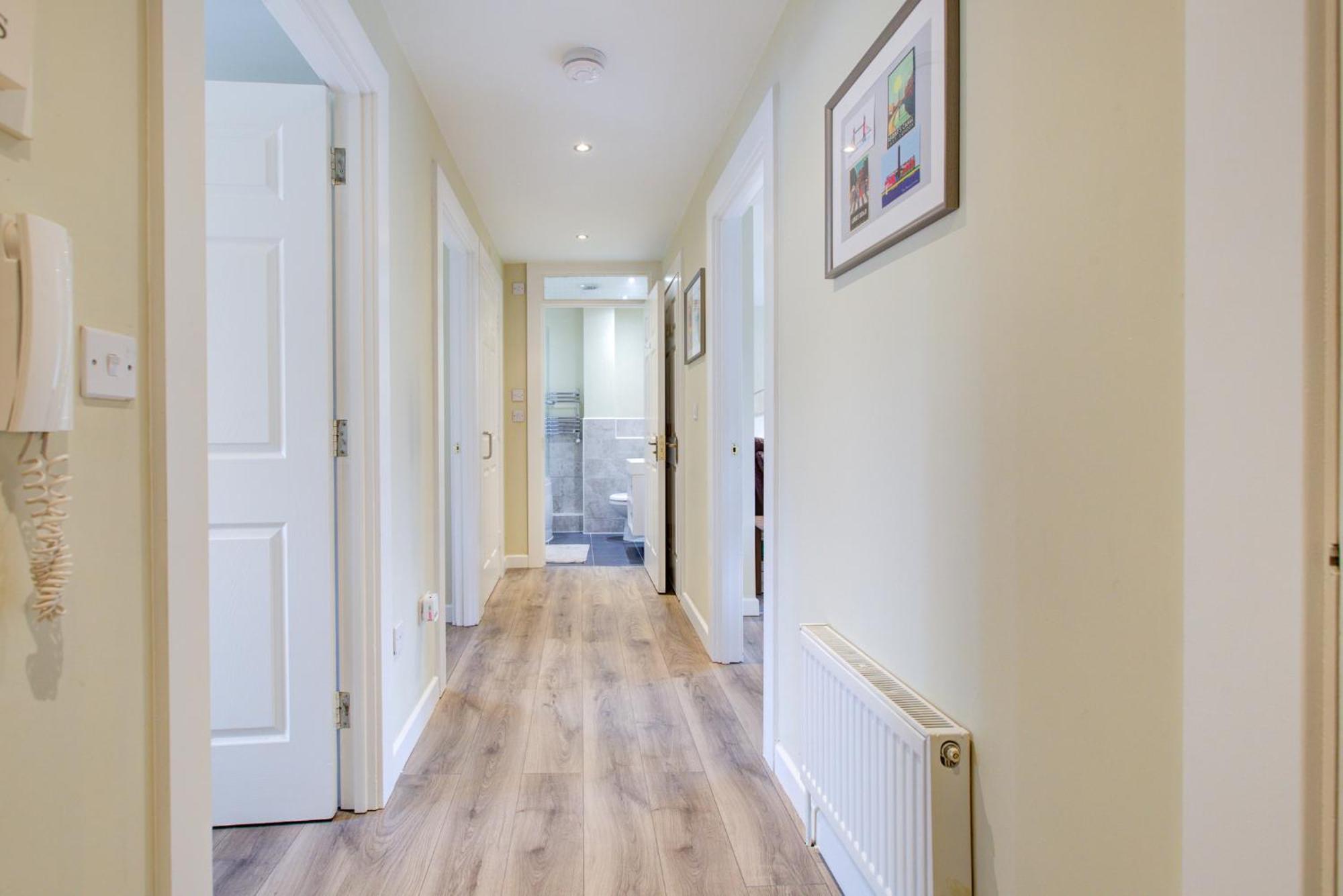 Spacious & Modern 2 Bed Sleeps 5 In Walthamstow Апартаменты *